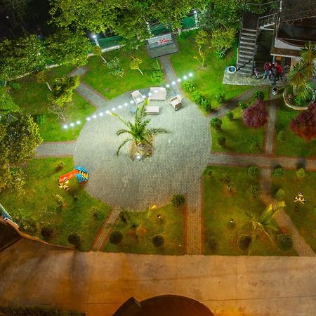 Green Yard Hotel Batumi Luaran gambar
